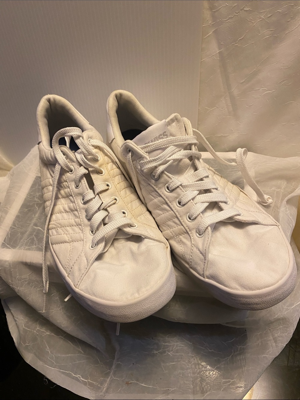 K-Swiss Men's White Quilted Low-Top Lace-Up Sneakers